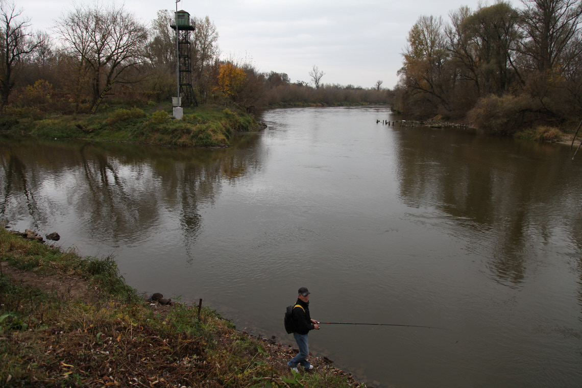 Mukhavets River flowing into right bank Bug River